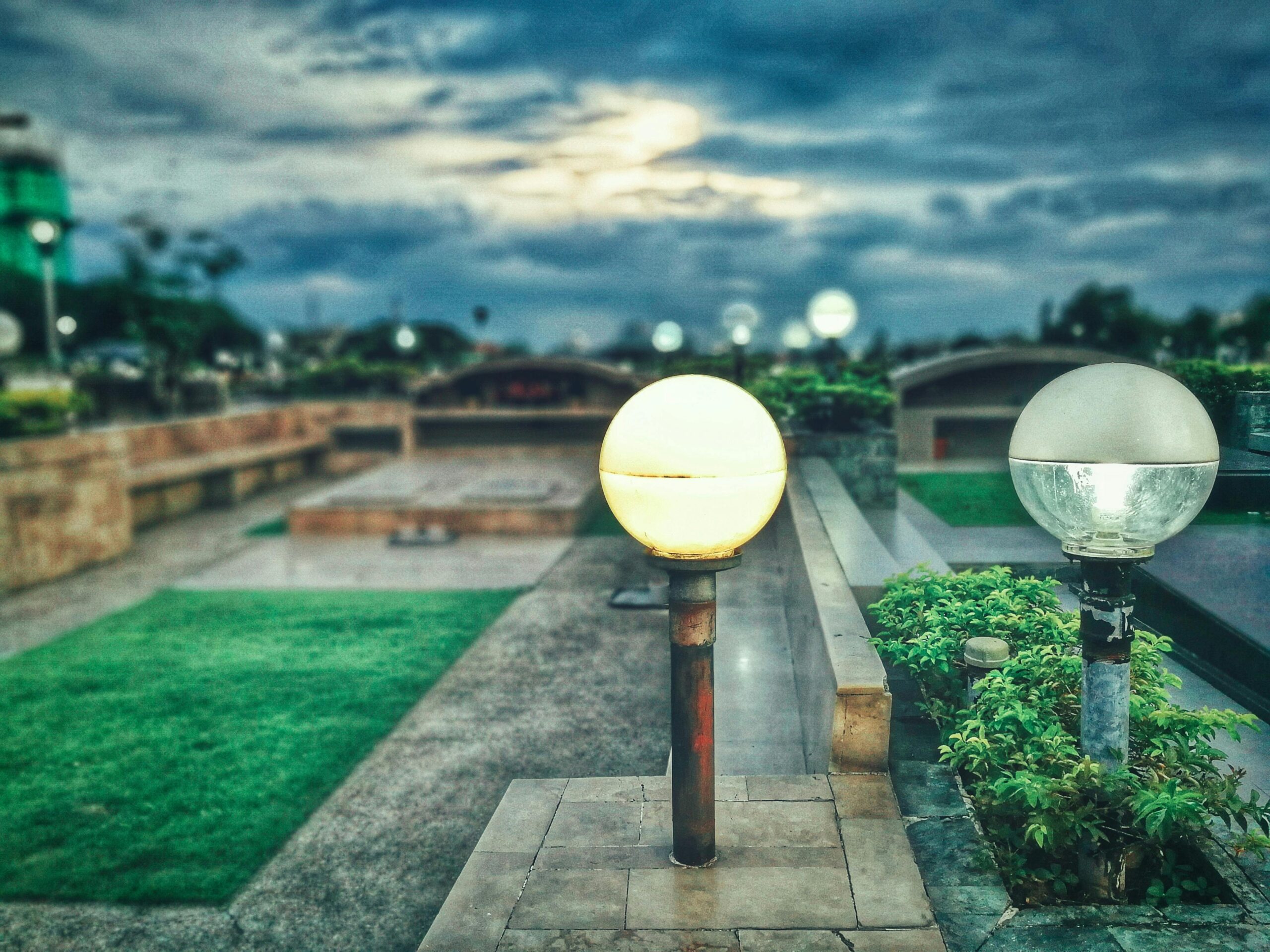 10 Outdoor Lighting Ideas to Boost Your Curb Appeal Instantly
